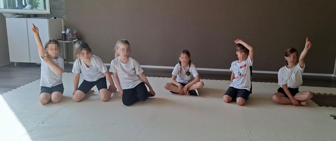 Kindergruppe im Sitzkreis